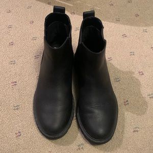 Barely worn Sorel boots